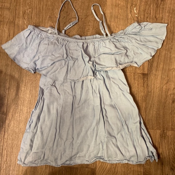 Tops - Picture 7 of 8